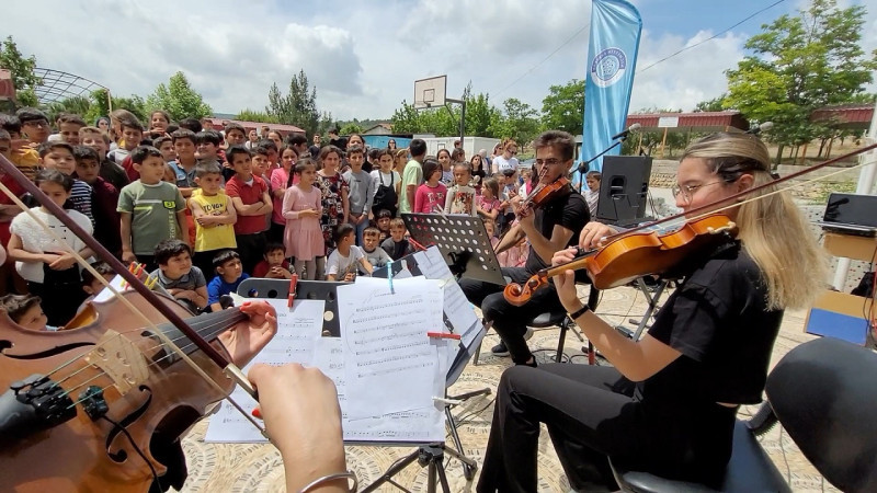 NEÜ Ekibinden Hatay’daki Çocuklara Müzikli Moral