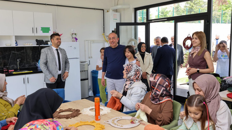 DOSD MERAM’DA ÇOCUKLAR KADAR VELİLER DE “ÖZEL”