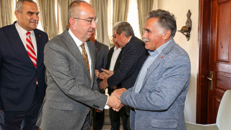 BAŞKAN KAVUŞ MERAM MUHTARLARINI ZİYARET ETTİ