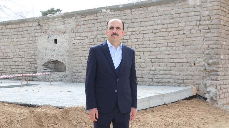 BAŞKAN ALTAY 600 YILLIK TARİHİ HAMAMIN SU MÜZESİ OLACAĞINI AÇIKLADI