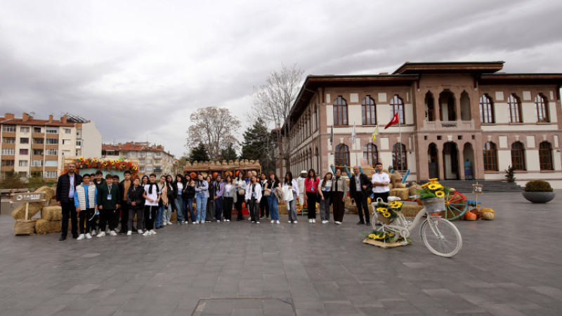 KONYA BÜYÜKŞEHİR’İN TARIM TEMALI ÖZEL TASARIM ALANLARI İLGİ ÇEKİYOR