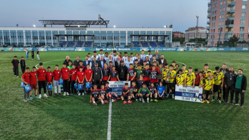 Ortaokullar Arası Futbol Turnuvasında Şampiyonlar Belli Oldu
