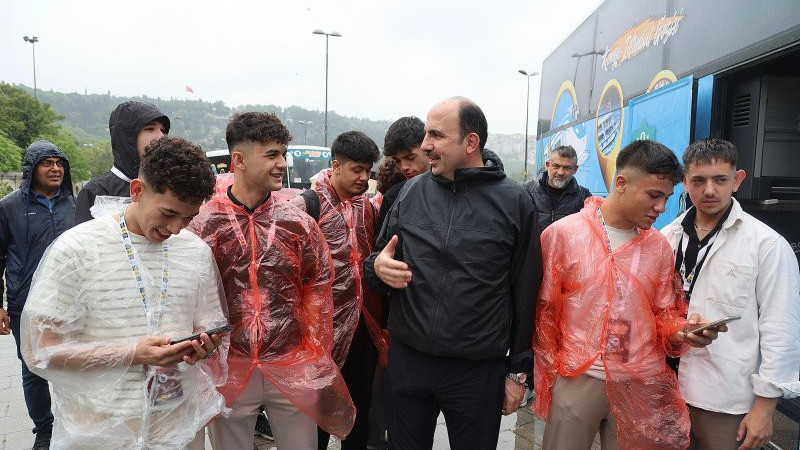 Konyalı öğrencilerin günübirlik İstanbul gezisine Başkan Altay da eşlik etti