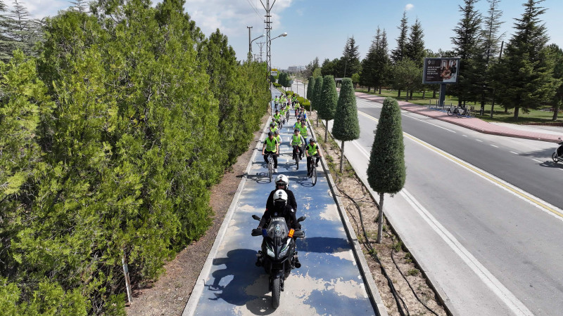 “GÜVENLİ OKUL YOLLARI PROJESİ İLE ÇOCUKLAR OKULLARINA BİSİKLETLE GÜVENLE ULAŞABİLİYOR”