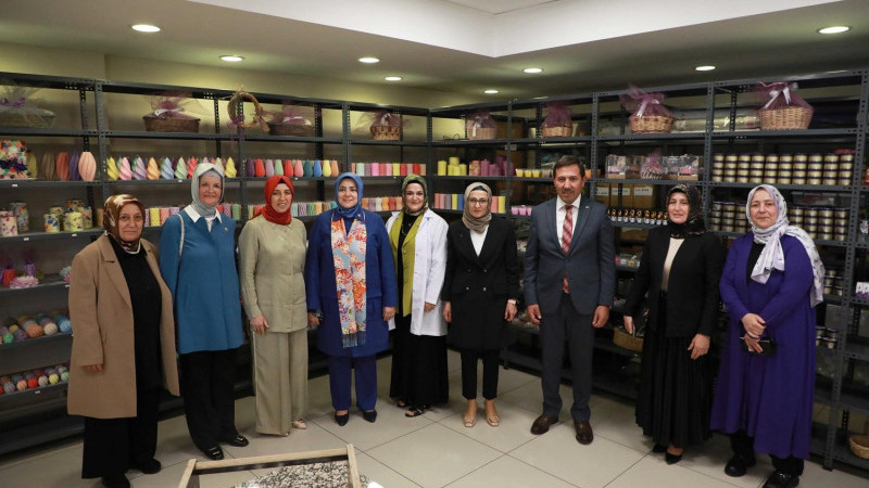 AK PARTİ KADIN KOLLARI GENEL BAŞKANI TUĞBA IŞIK ERCAN’DAN ATÖLYE KARATAY’A TAM DESTEK