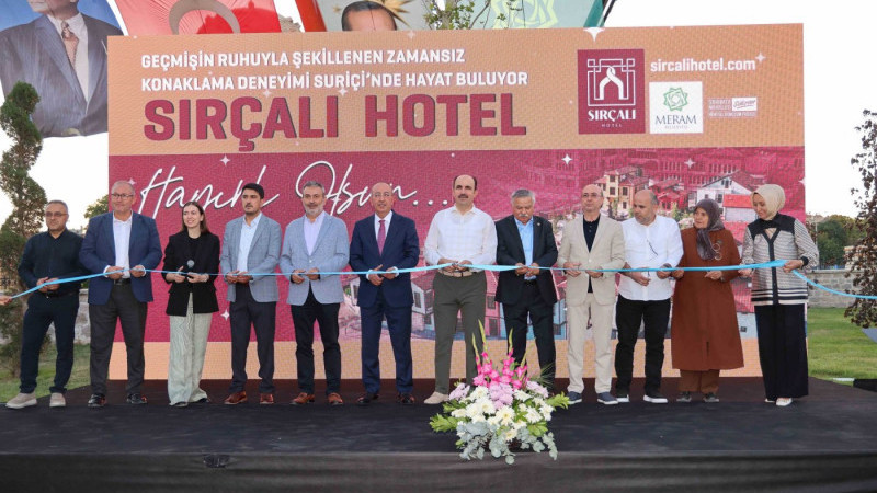GEÇMİŞİN ZARAFETİ GELECEĞİN VİZYONUYLA SURİÇİ’NDE BULUŞTU