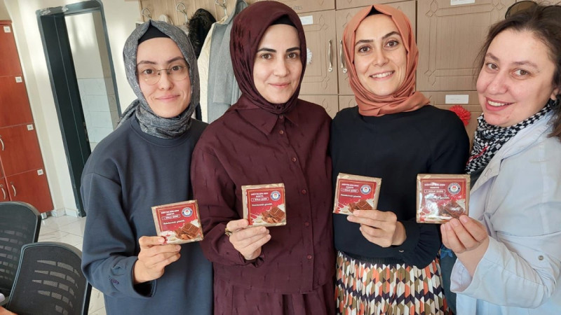 Eğitim-Bir-Sen Konya Şubesi’nden Öğretmenler Günü’ne anlamlı jest