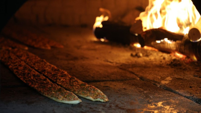 Konya'nın meşhur lezzeti Etliekmek hamuruna zam geldi